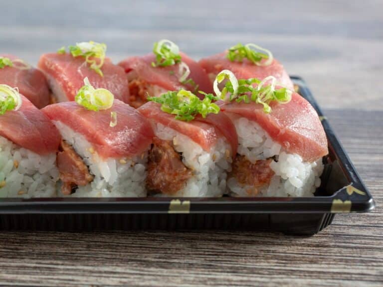 spicy tuna roll